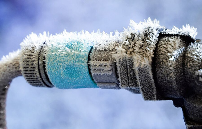 https://www.handymanconnection.net/calgary/wp-content/uploads/sites/14/2021/05/Freezing-Pipe-Prevention.jpg