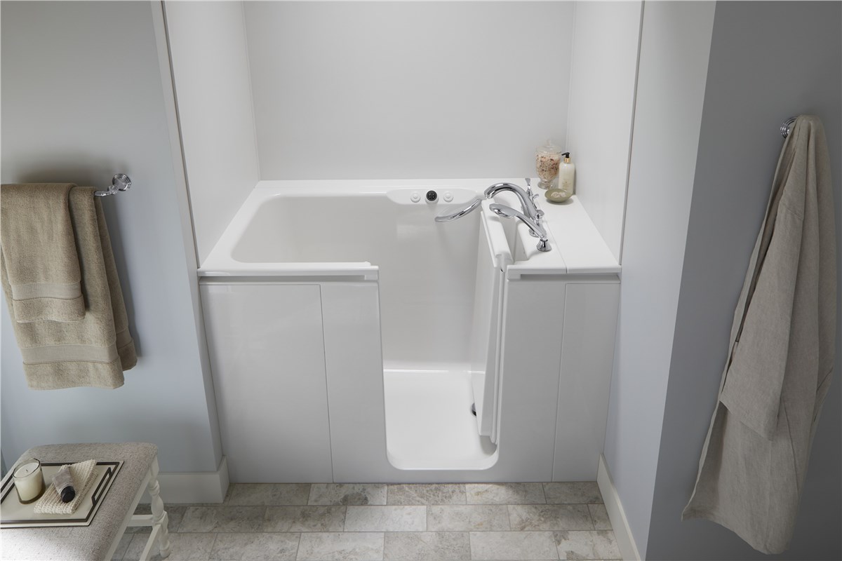 https://www.handymanconnection.net/calgary/wp-content/uploads/sites/14/2021/05/walkintub2.jpg