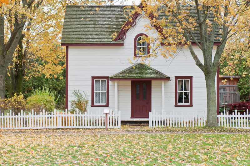 https://www.handymanconnection.net/mississauga/wp-content/uploads/sites/66/2020/05/Canva-White-and-Red-Wooden-House-With-Fence.jpeg