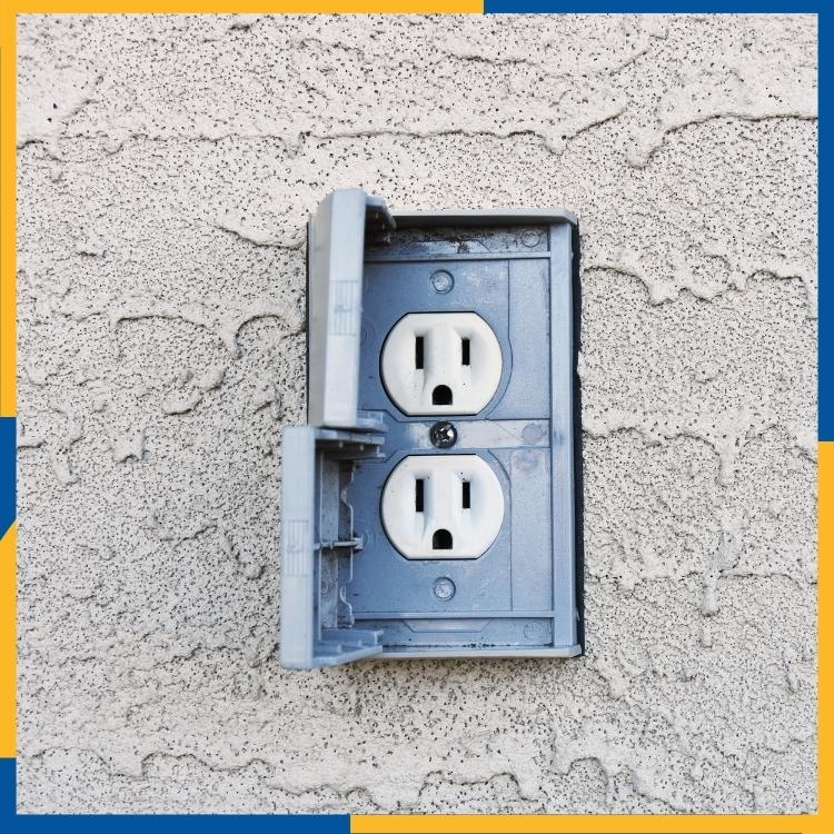 https://www.handymanconnection.net/regina/wp-content/uploads/sites/43/2022/08/Regina-Electrical-Services-Staying-Safe-With-Outdoor-Outlets.jpg